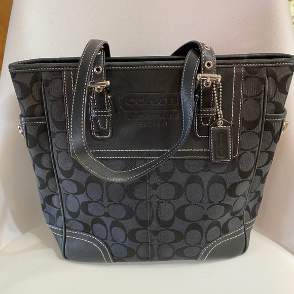 COACH Legacy Signature Canvas/Leather Handbag. In excellent condition! - Picture 1 of 10